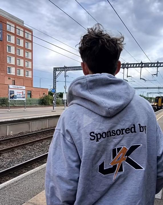 SPONSORSHIP CLOTHING -VOTE TIME 💥