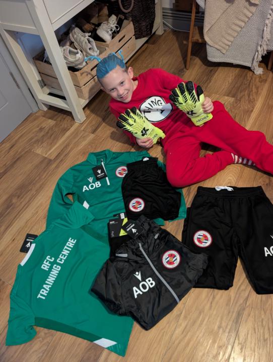 RFC GK Kit & Repping his J4K Gloves
