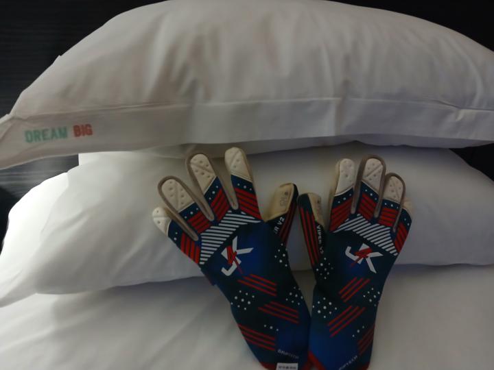 J4K Gloves on Tour 26