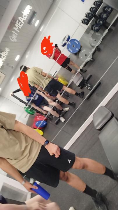 Hey, My Name is Robert 👋🏼