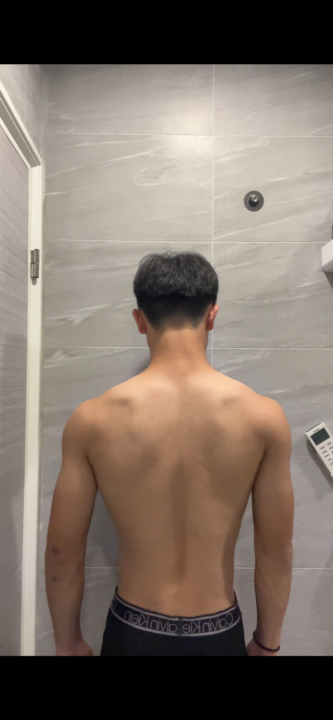 不到一年練成「鬼背」？