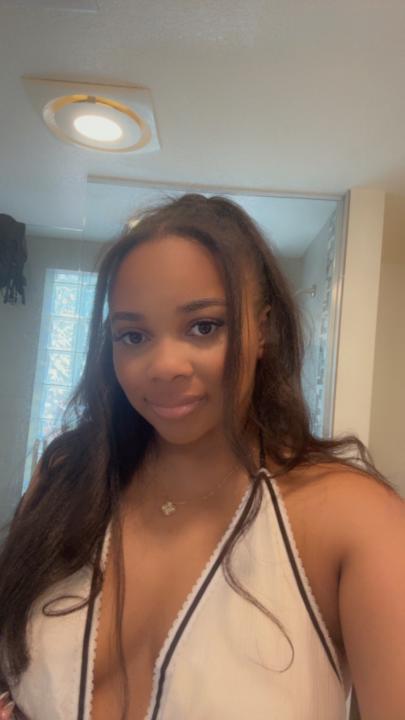 Shauntelle M