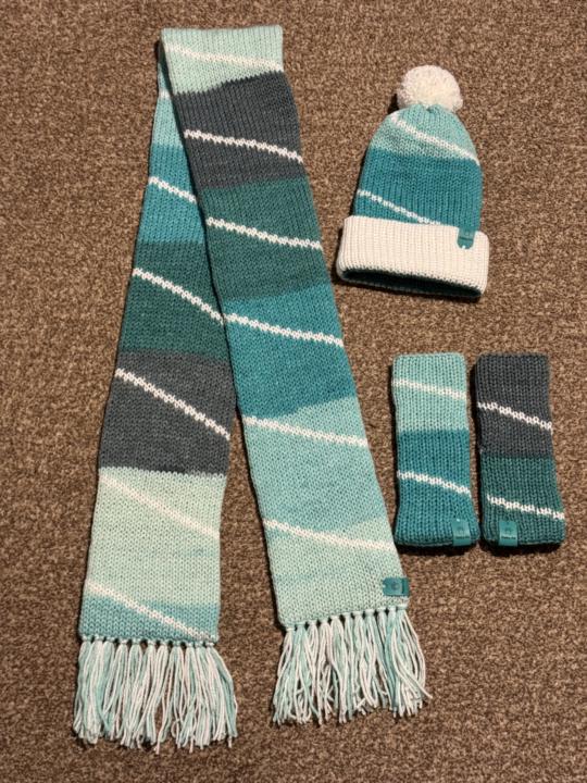 The green and white striped set