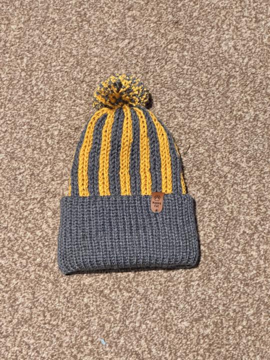 Vertical striped hat 