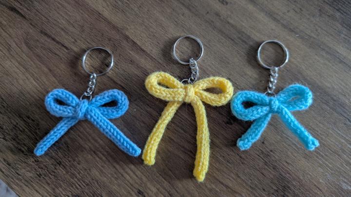 I-cord bow keychain 