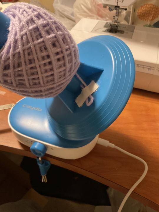 Yarn ball winder