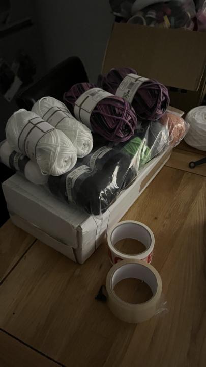 I love Glow in the Dark yarn, specially when it’s 20% off in the Range! 