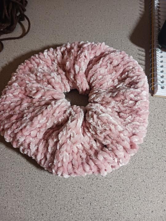Giant scrunchie