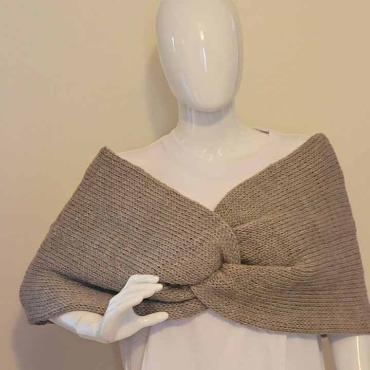 ✨ Knitmas Day 13 — The Evening Elegance Wrap
