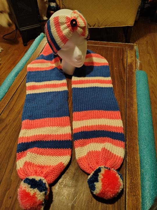 Earwarmer and scarf