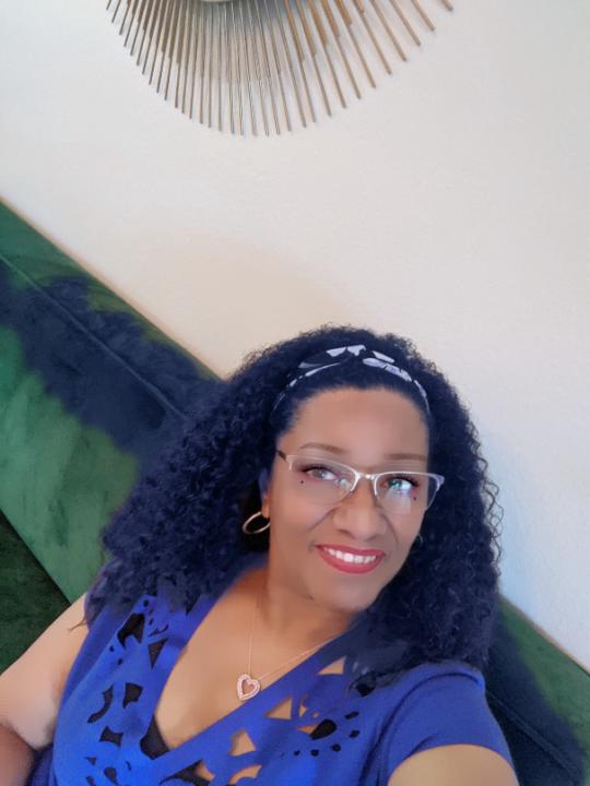 Fina Sampson