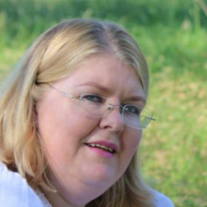 Leonie Scully