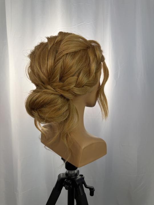 FREE CLASS!!! Learn how to make mannequin photos look real 🥰