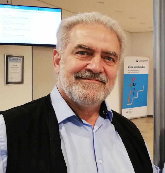Klaus Knebel