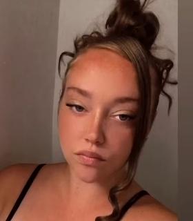 Queen B