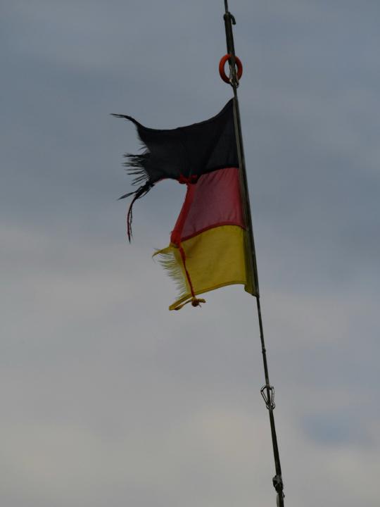 Aufträge brechen ein: Deutscher Wirtschaft droht erneute Rezession!