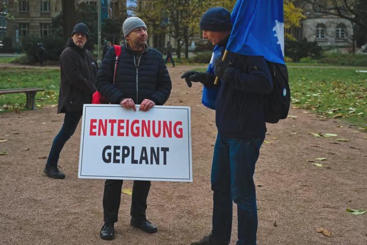 Beweislastumkehr bei Vermögen: Angriff auf Eigentumsrechte