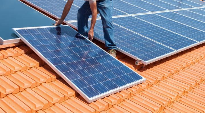 Solar-Schwindel: Alte PV-Paneele werden zum teuren Müll