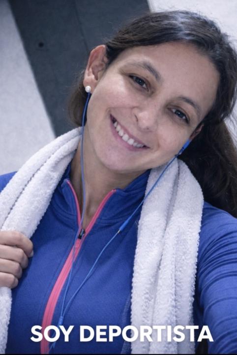 F Elizabeth Álvarez