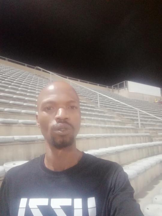 Vuyo Dlali