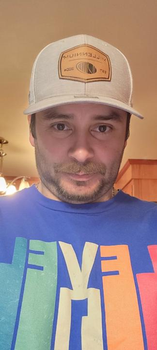 Victor R Cardenas