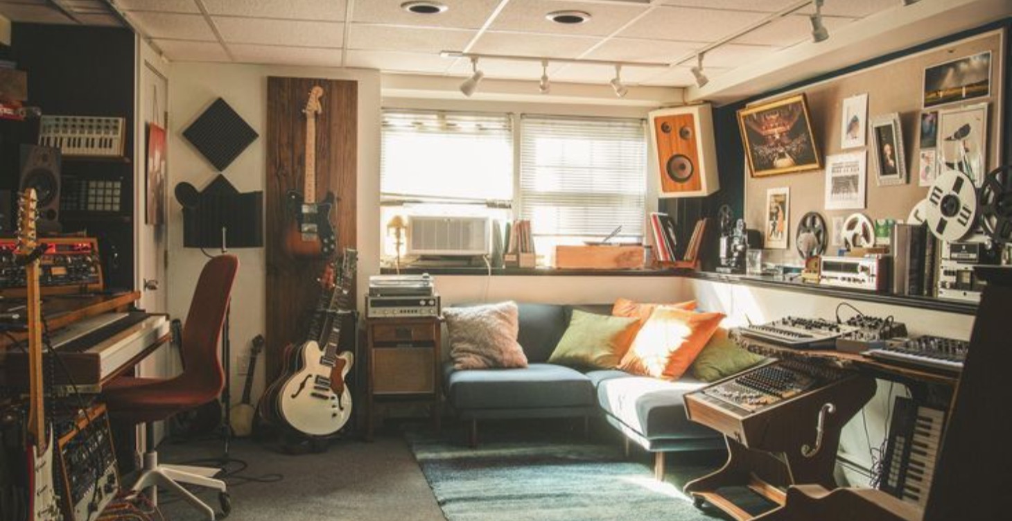 Grow an audience as a bedroom guitarist