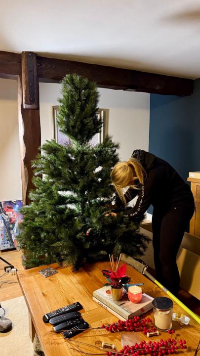 Oops… Christmas loading >>>🎄🤶