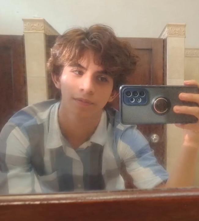 Hola... Que tal? Me ven Potencial, bueno no tanto potencial porque ya casi tengo 18 