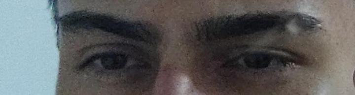 Ojos de almendra?