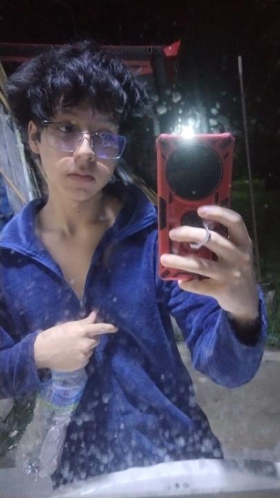 "¿Algún consejo que me puedan dar? Disculpen si se ve un poco sucio el espejo