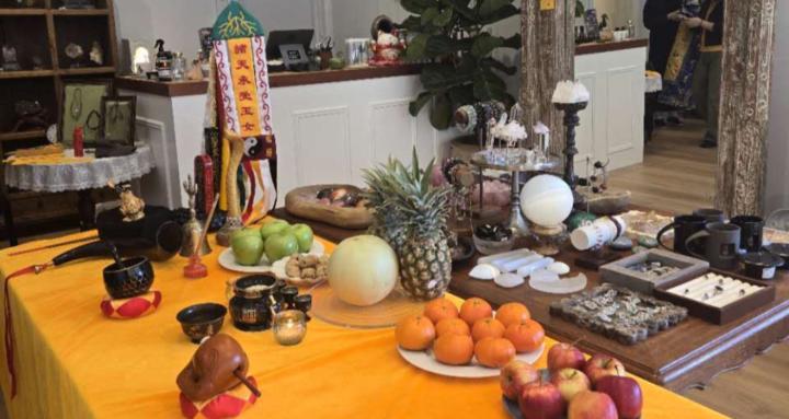 Loving and living 凡人修仙第一站