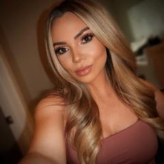 Holly Lee