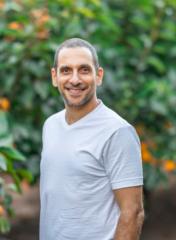 Itzik S.
