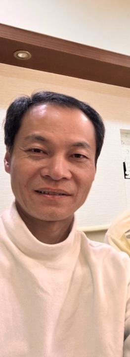 黃 沛健