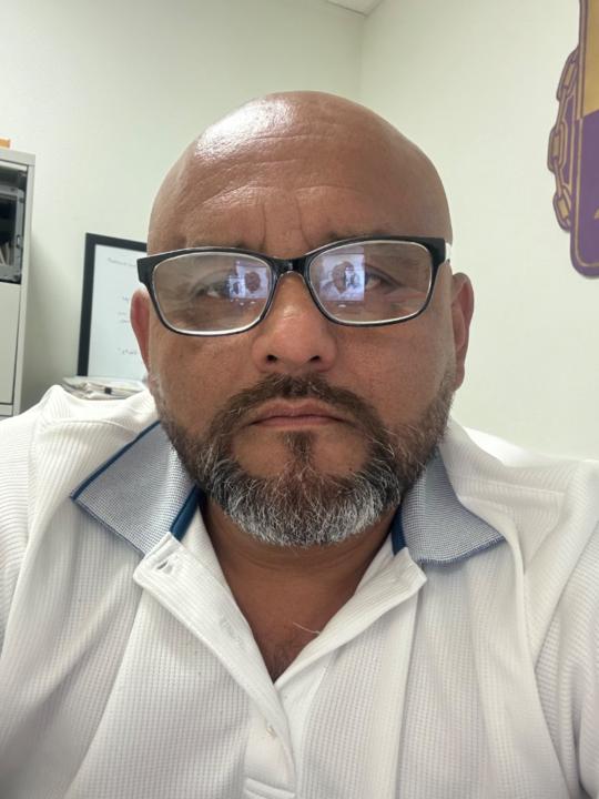 Byron Flores