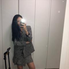Lee J