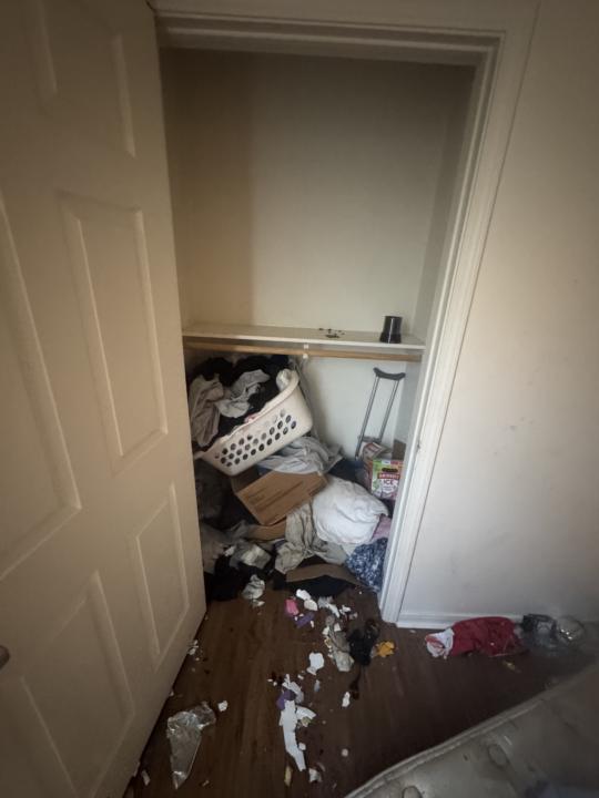 So much poop in the unit.....