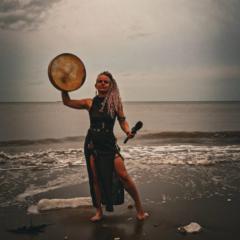 Stephanie De La Lune