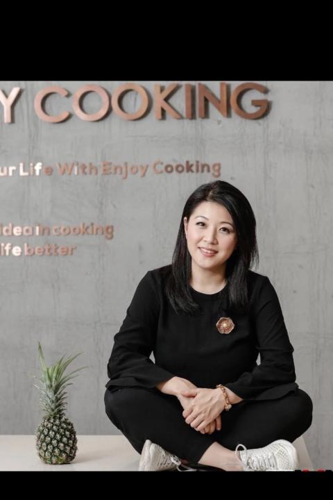 Helen Wong