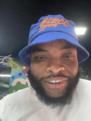 Daleon Holt
