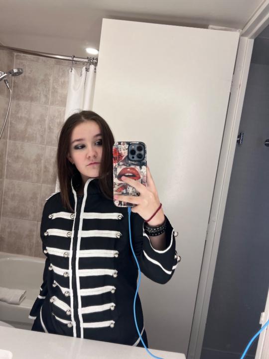 Naomi Chauret