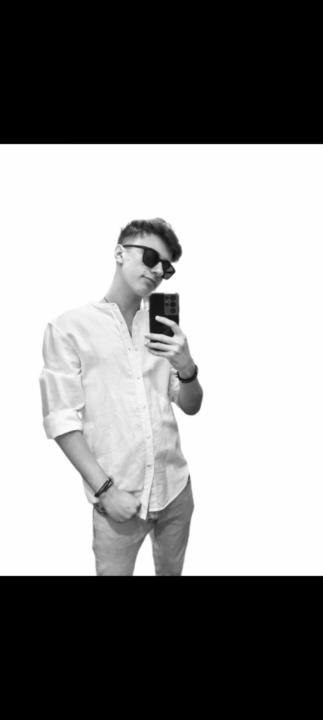 Alex Robert