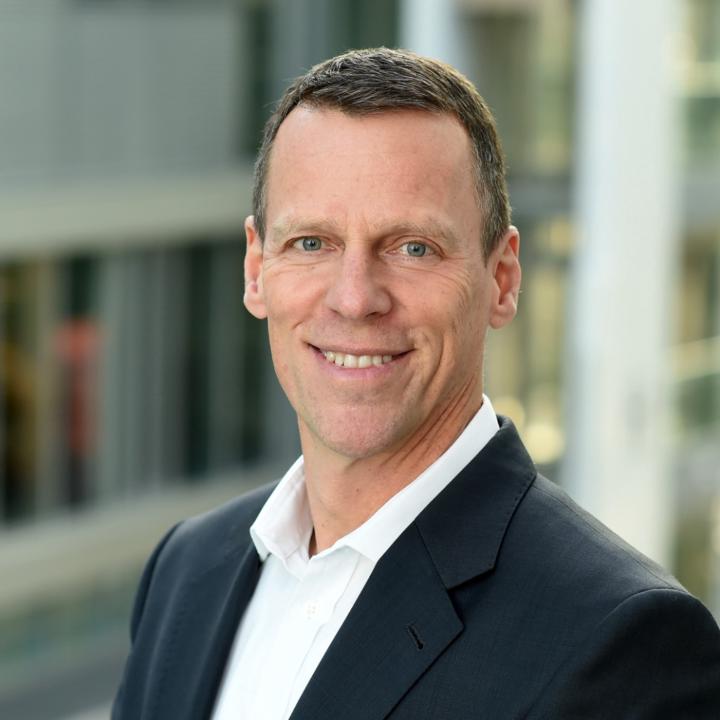 Axel Sneikus