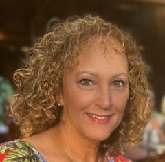 Ellen Lott