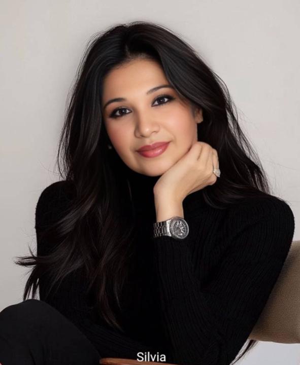 Silvia Olivia C Corona
