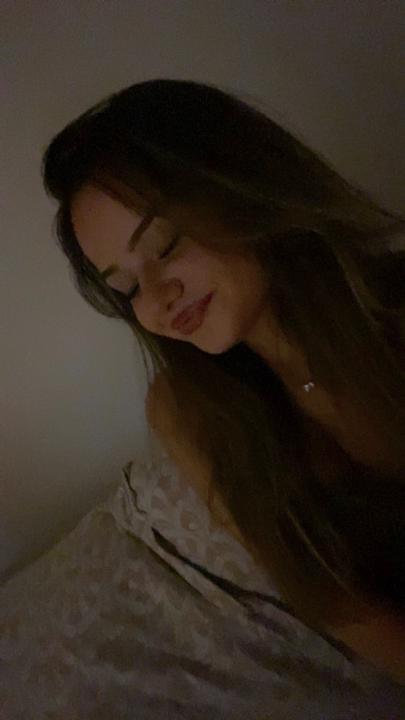 Alejna R