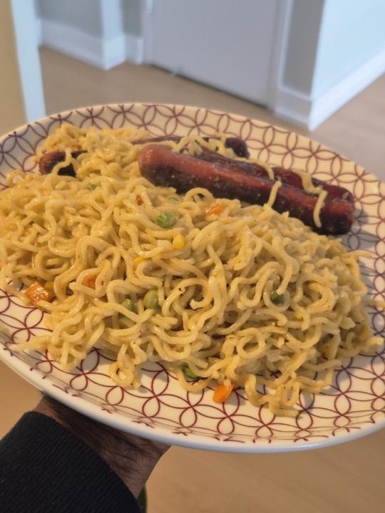 Vegetables Noodles with hotdog