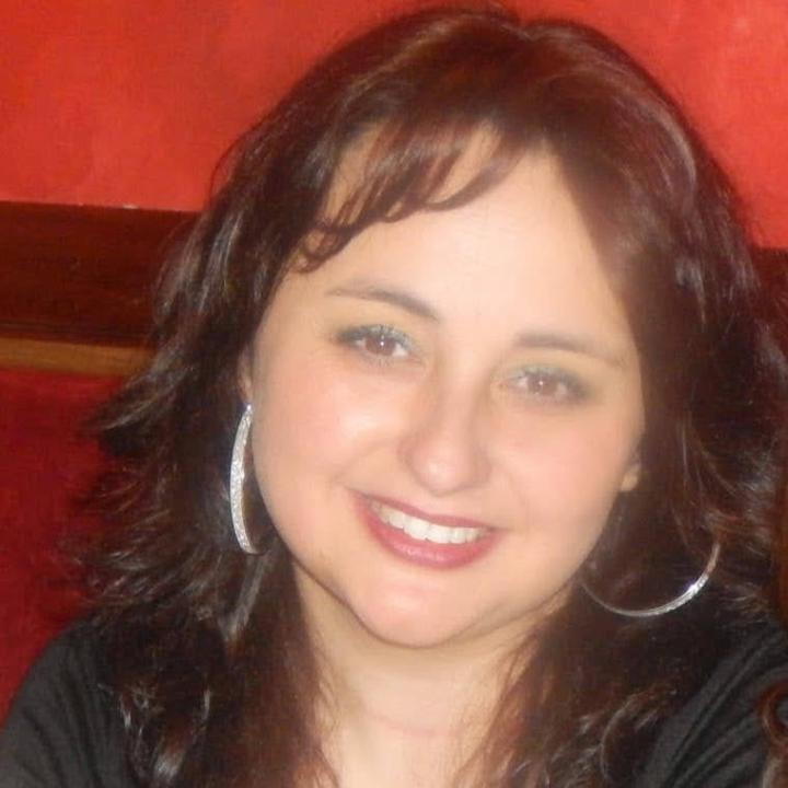 Claudia Flores