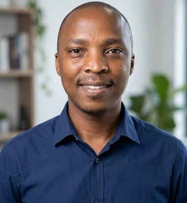 Ofentse Motumi