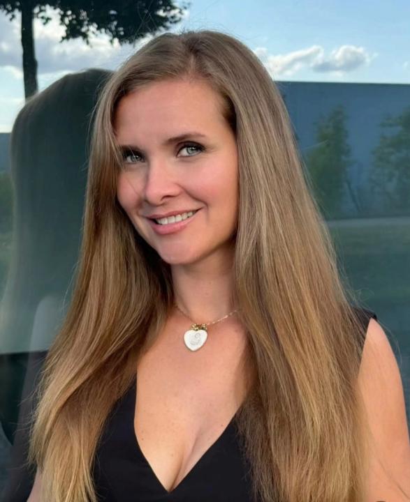 Romina K.